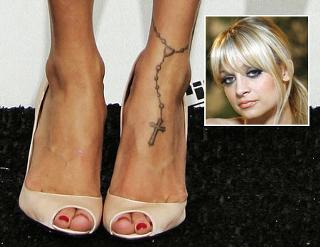 Nicole Richie feet photo thumbnail