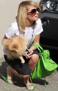 Nicole Richie feet photo thumbnail
