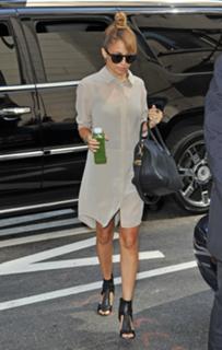 Nicole Richie feet photo thumbnail