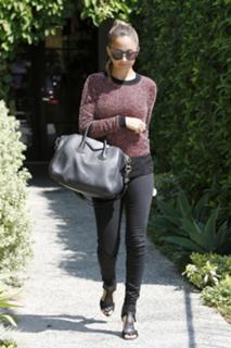 Nicole Richie feet photo thumbnail