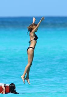 Nicole Richie feet photo thumbnail