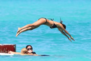 Nicole Richie feet photo thumbnail