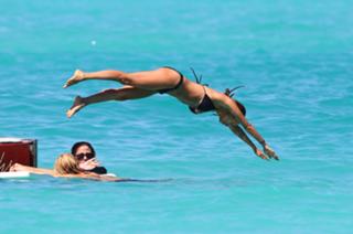 Nicole Richie feet photo thumbnail