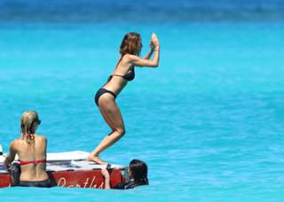 Nicole Richie feet photo thumbnail