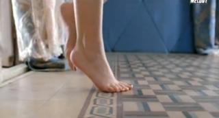 Nicole Saba feet photo thumbnail