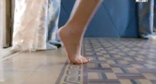 Nicole Saba feet photo thumbnail