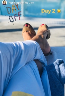 Nicole Saphier feet photo 17