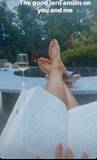 Nicole Saphier feet photo 1