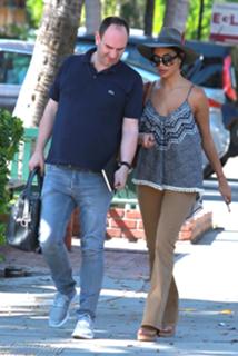 Nicole Scherzinger feet photo thumbnail