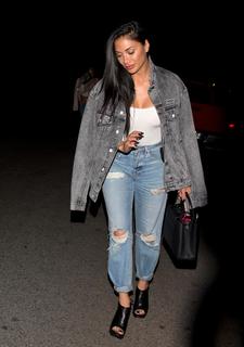Nicole Scherzinger feet photo thumbnail