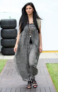 Nicole Scherzinger feet photo thumbnail