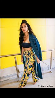 Nicole Scherzinger feet photo thumbnail