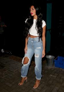 Nicole Scherzinger feet photo thumbnail