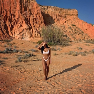 Nicole Scherzinger feet photo thumbnail
