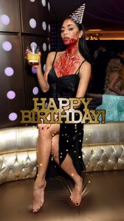 Nicole Scherzinger feet photo thumbnail