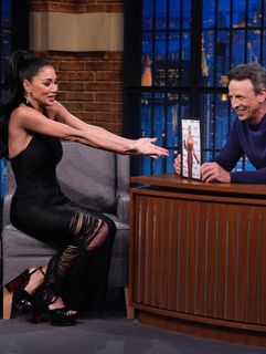 Nicole Scherzinger feet photo thumbnail