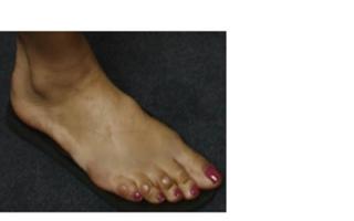 Nicole Scherzinger feet photo thumbnail