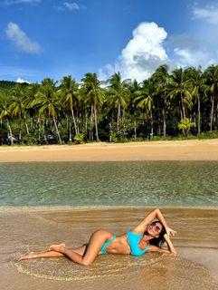 Nicole Scherzinger feet photo thumbnail