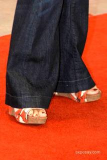 Nicole Sullivan feet photo thumbnail