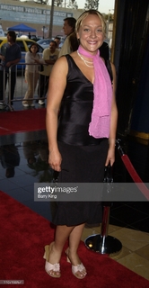 Nicole Sullivan feet photo thumbnail