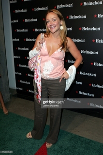 Nicole Sullivan feet photo thumbnail