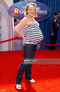 Nicole Sullivan feet photo thumbnail