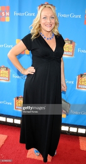 Nicole Sullivan feet photo thumbnail