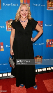 Nicole Sullivan feet photo thumbnail