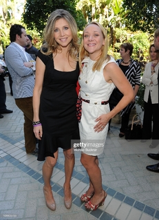 Nicole Sullivan feet photo thumbnail