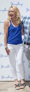 Nicole Sullivan feet photo thumbnail