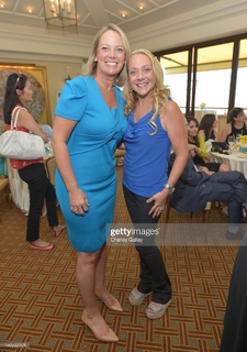 Nicole Sullivan feet photo thumbnail