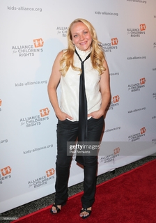 Nicole Sullivan feet photo thumbnail