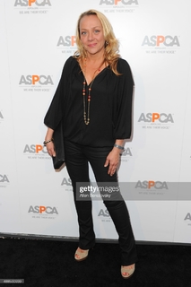 Nicole Sullivan feet photo thumbnail