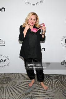 Nicole Sullivan feet photo thumbnail