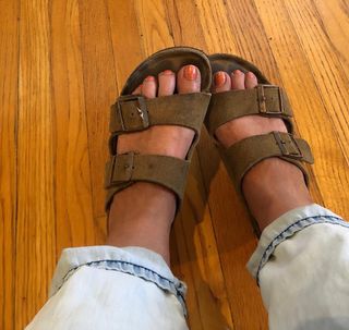 Nicole Sullivan feet photo thumbnail