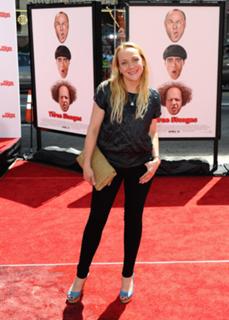Nicole Sullivan feet photo thumbnail