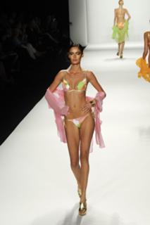 Nicole Trunfio feet photo 3