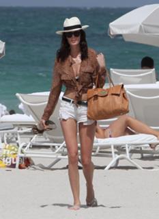 Nicole Trunfio feet photo 2