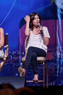 Nicole de Boer feet photo thumbnail
