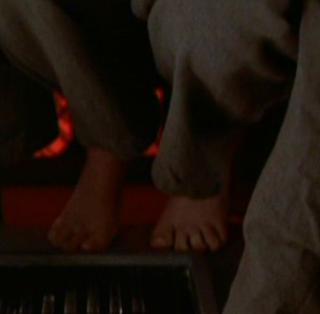 Nicole de Boer feet photo thumbnail