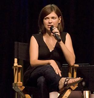Nicole de Boer feet photo thumbnail