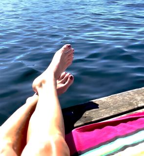Nicole de Boer feet photo 3