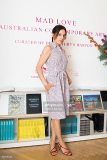 Nicolette Krebitz feet photo 4