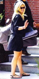 Nicolette van Dam feet photo 2