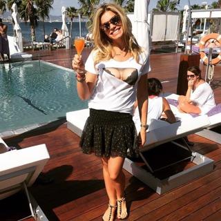 Nicolette van Dam feet photo 14