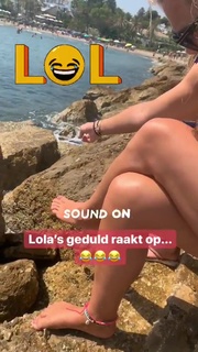 Nicolette van Dam feet photo 8