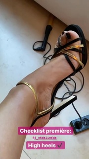 Nicolette van Dam feet photo 4