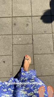 Nicolette van Dam feet photo 2