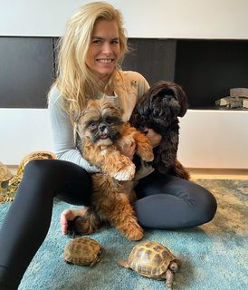 Nicolette van Dam feet photo 7