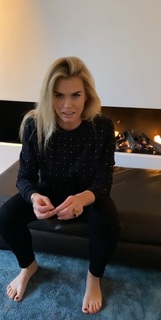 Nicolette van Dam feet photo 4